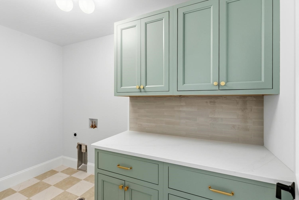 2 Westwood Rd, Lexington, MA Photo #33