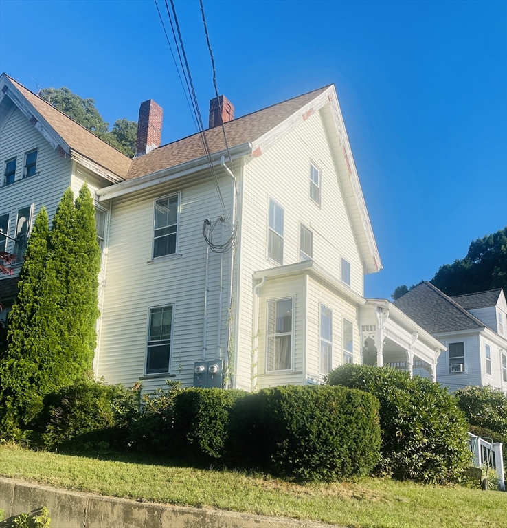 Photo of 38 Purchase St, Milford, MA