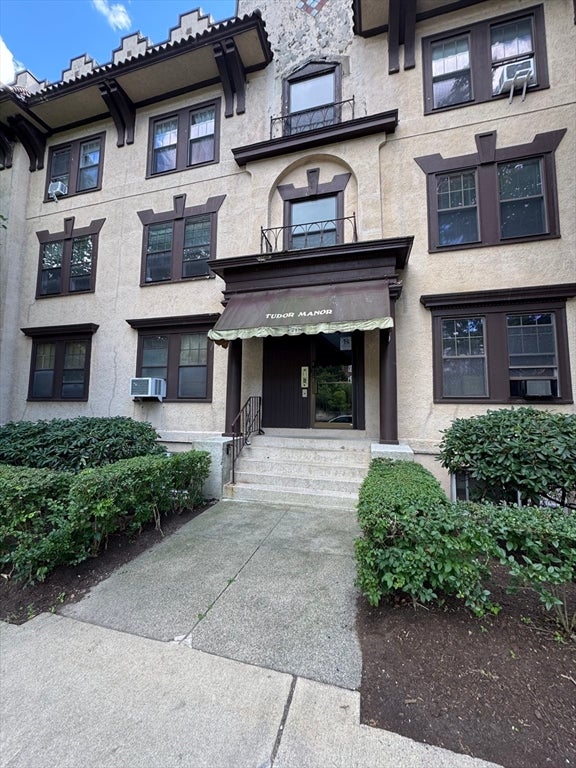 1718 Commonwealth Ave #5, Boston, MA, 1718 Commonwealth Ave #5, Boston, MA Photo #1