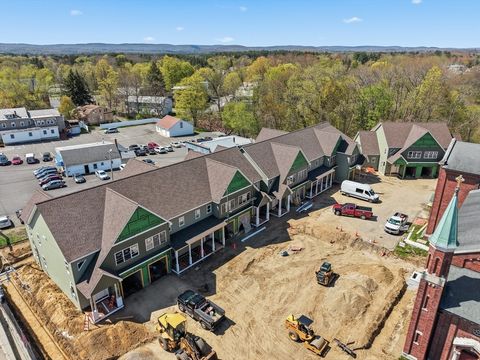1 Elizabeth Lane 1 Easthampton MA 01027