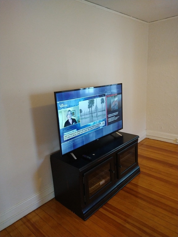 Dedham, Massachusetts 02026, United States, 2 Bedrooms Bedrooms, ,1 BathroomBathrooms,Residential,Active,234104