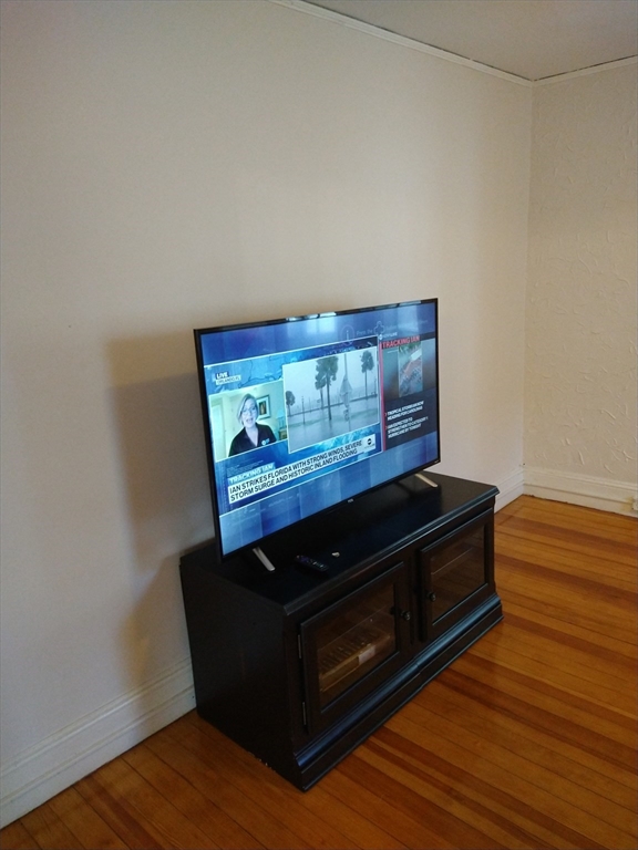 Dedham, Massachusetts 02026, United States, 2 Bedrooms Bedrooms, ,1 BathroomBathrooms,Residential,Active,234104