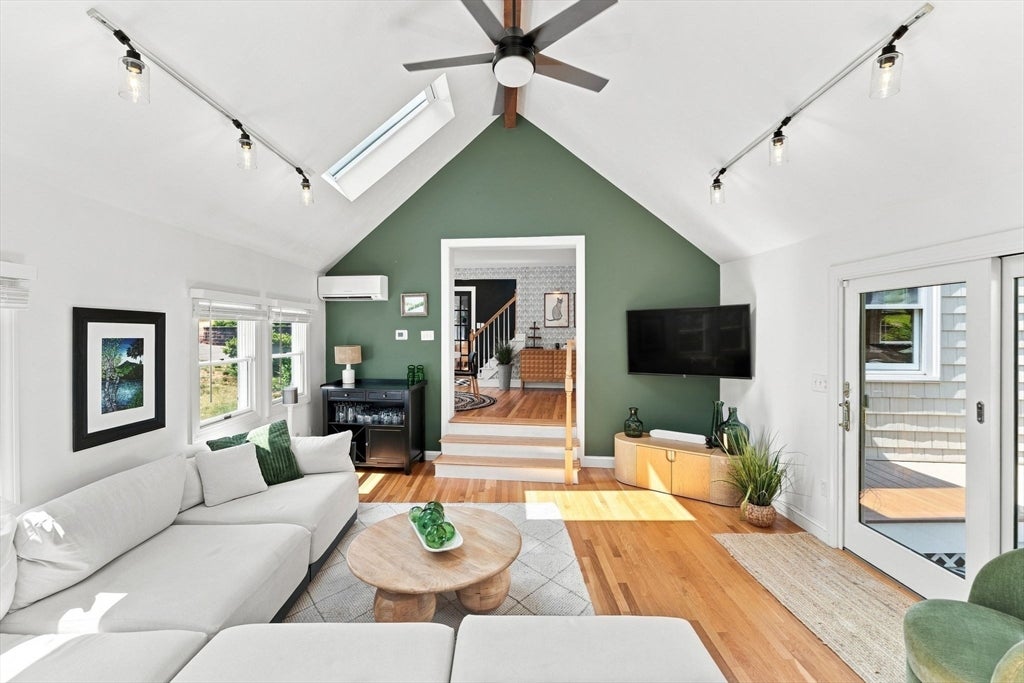 25 Cedarwood Rd, Stoughton, MA, 25 Cedarwood Rd, Stoughton, MA Photo #3