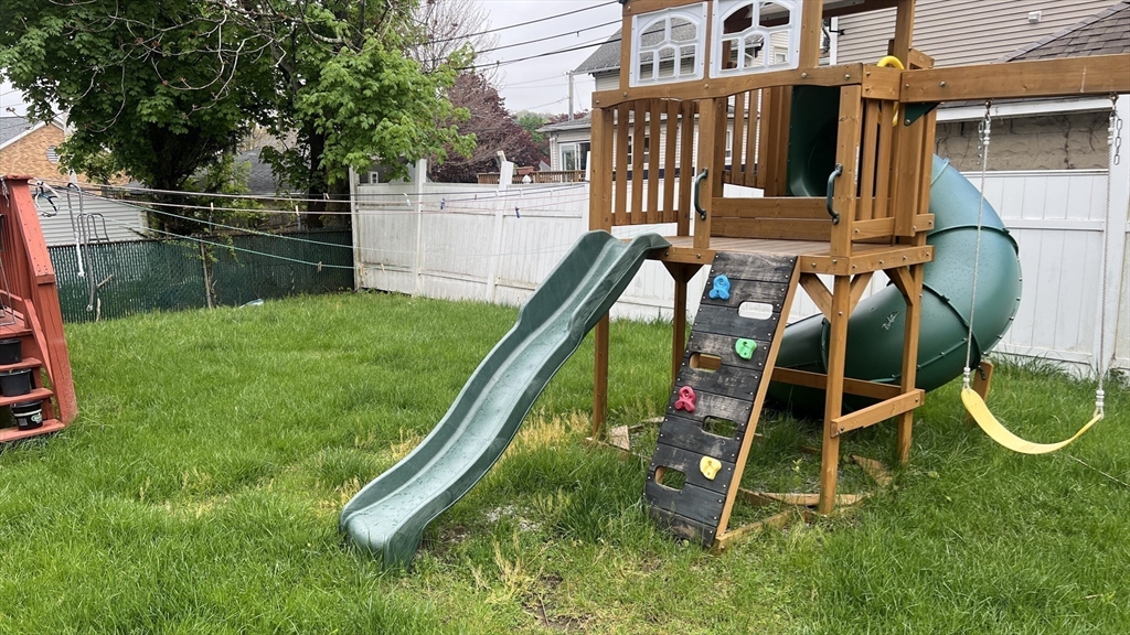 133 Puritan Ave, Worcester, MA Photo #15