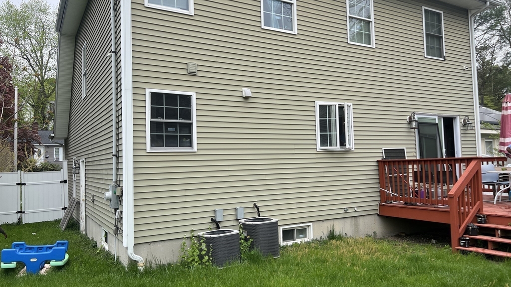 133 Puritan Ave, Worcester, MA Photo #16