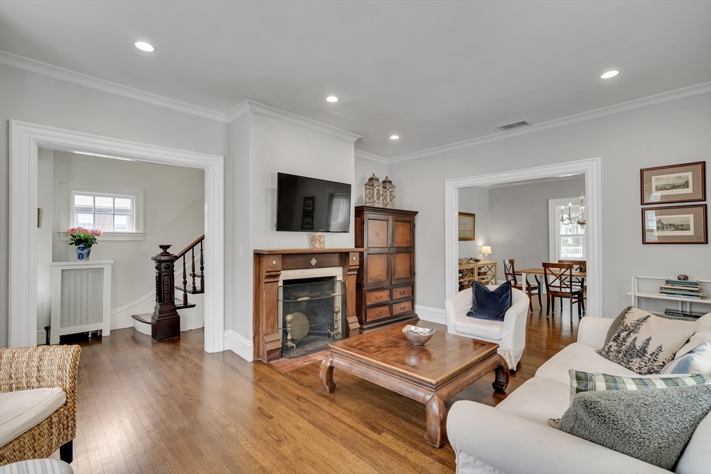140 Mount Vernon St