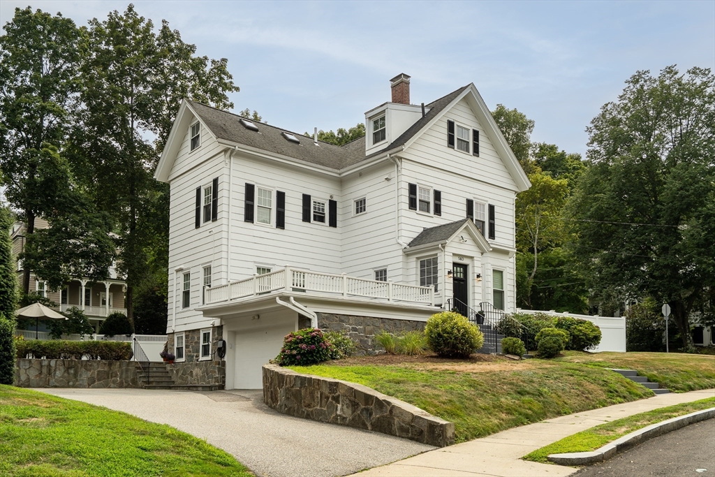 140 Mount Vernon St