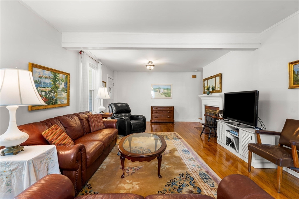 15 Beacon St