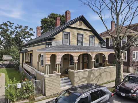Photo of 164 Chestnut Street, New Bedford, MA 02740 (MLS # 73571688)