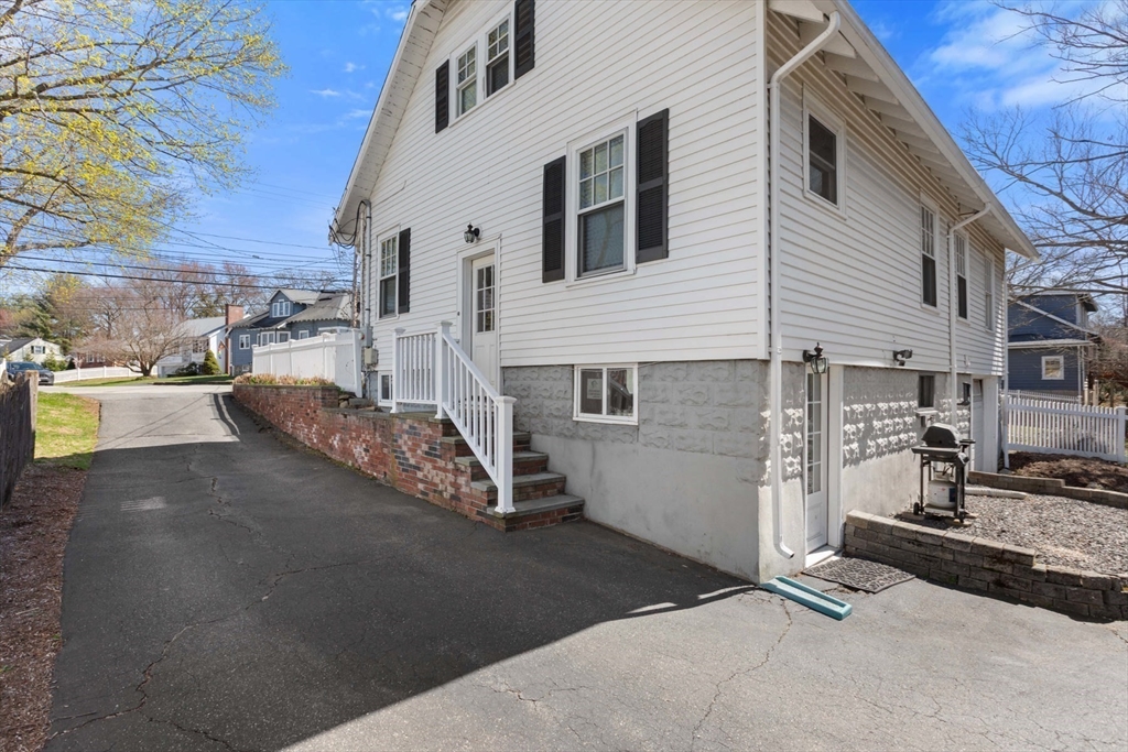 1206 Concord St