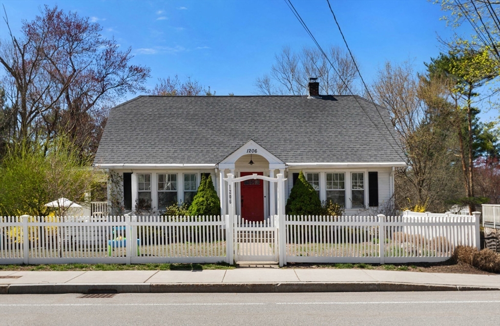 1206 Concord St