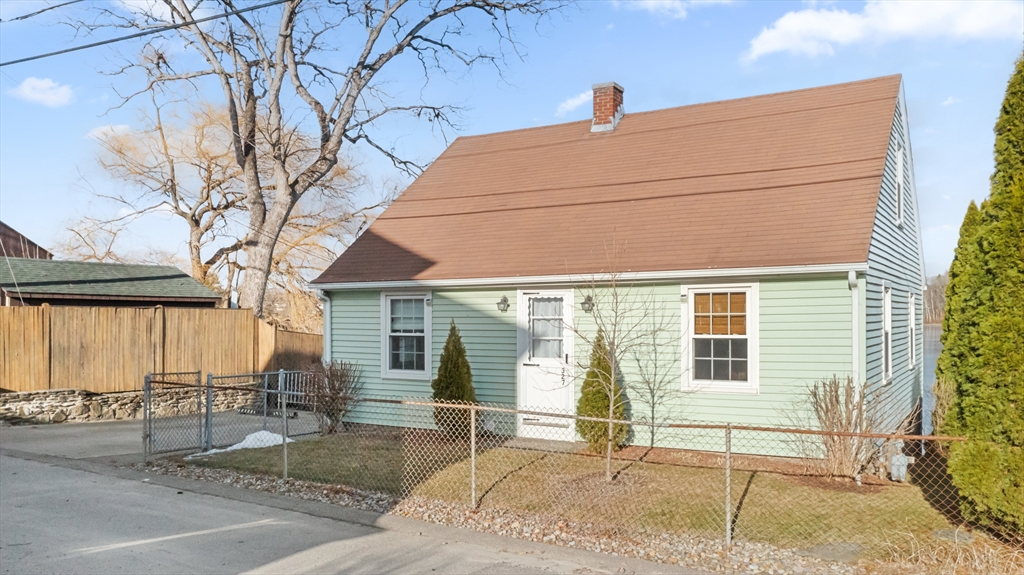 327 Bridle Path