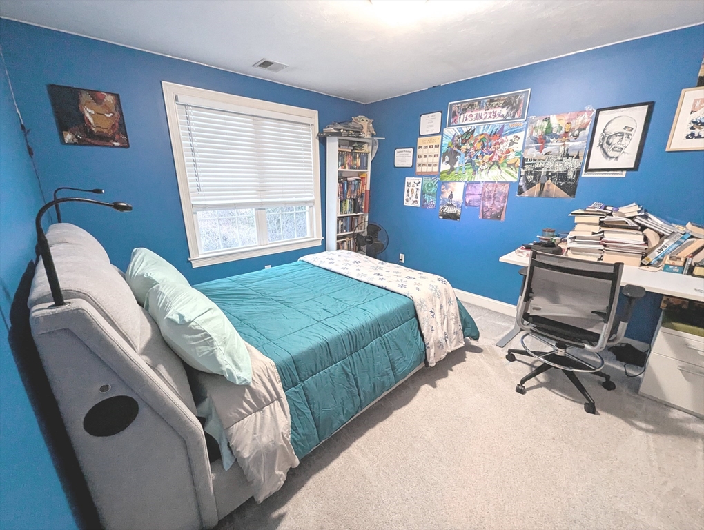 Franklin, Massachusetts 02038, United States, 4 Bedrooms Bedrooms, ,4 BathroomsBathrooms,Residential,Active,103819