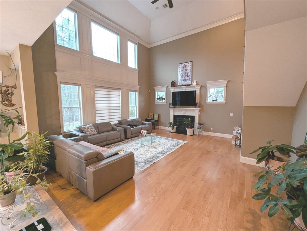 Franklin, Massachusetts 02038, United States, 4 Bedrooms Bedrooms, ,4 BathroomsBathrooms,Residential,Active,103819