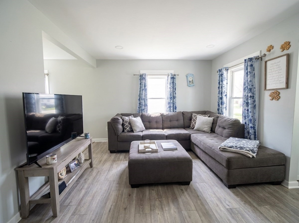 2 Cottage Pl
