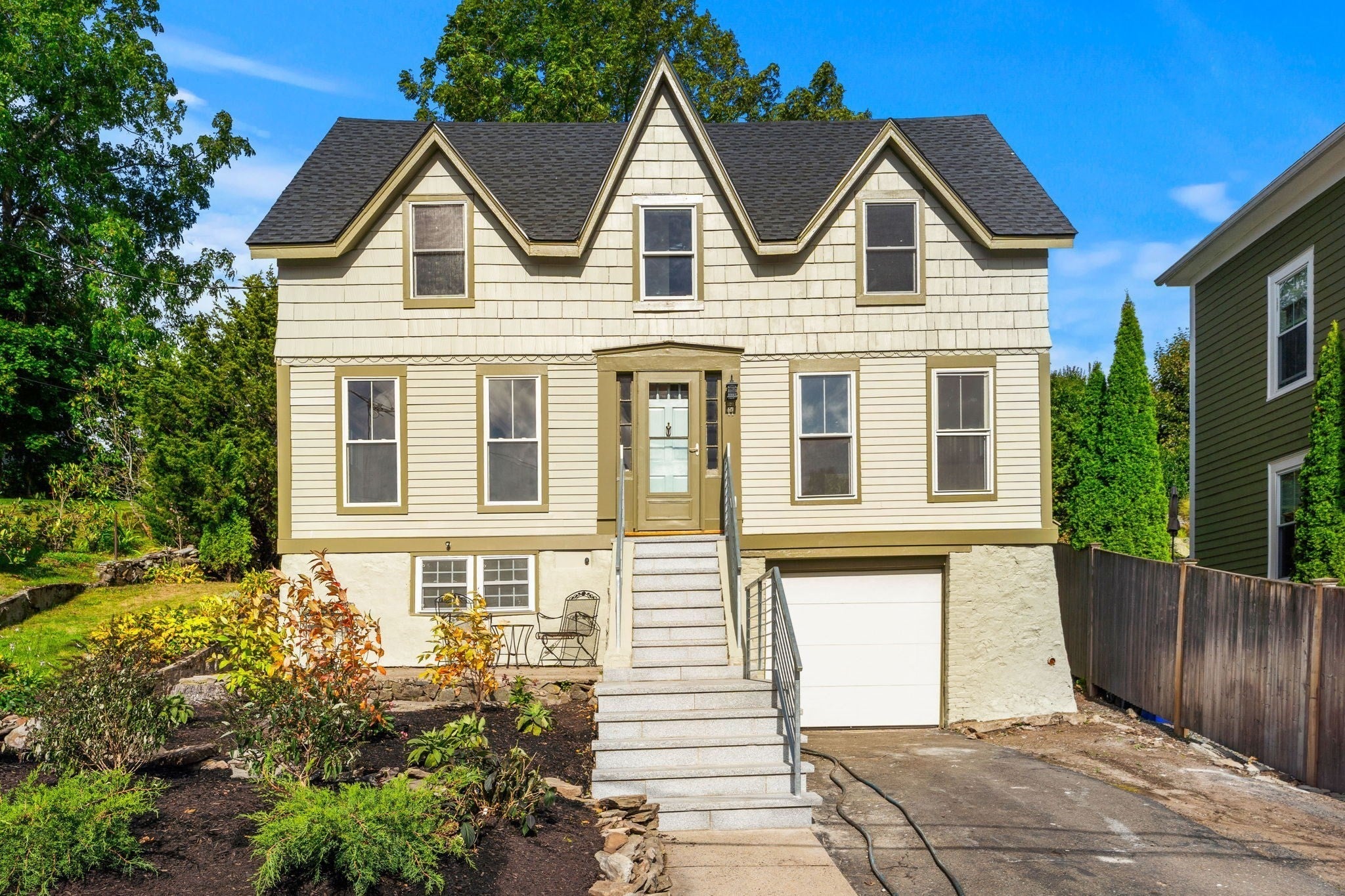 Photo of 17 Cottage Street, Marblehead, MA