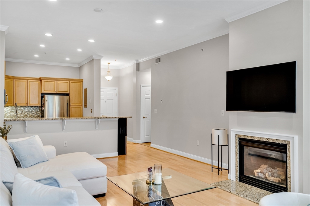 295 Salem St 99