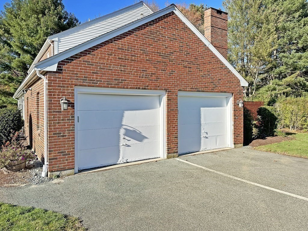 82 Frances Dr 82