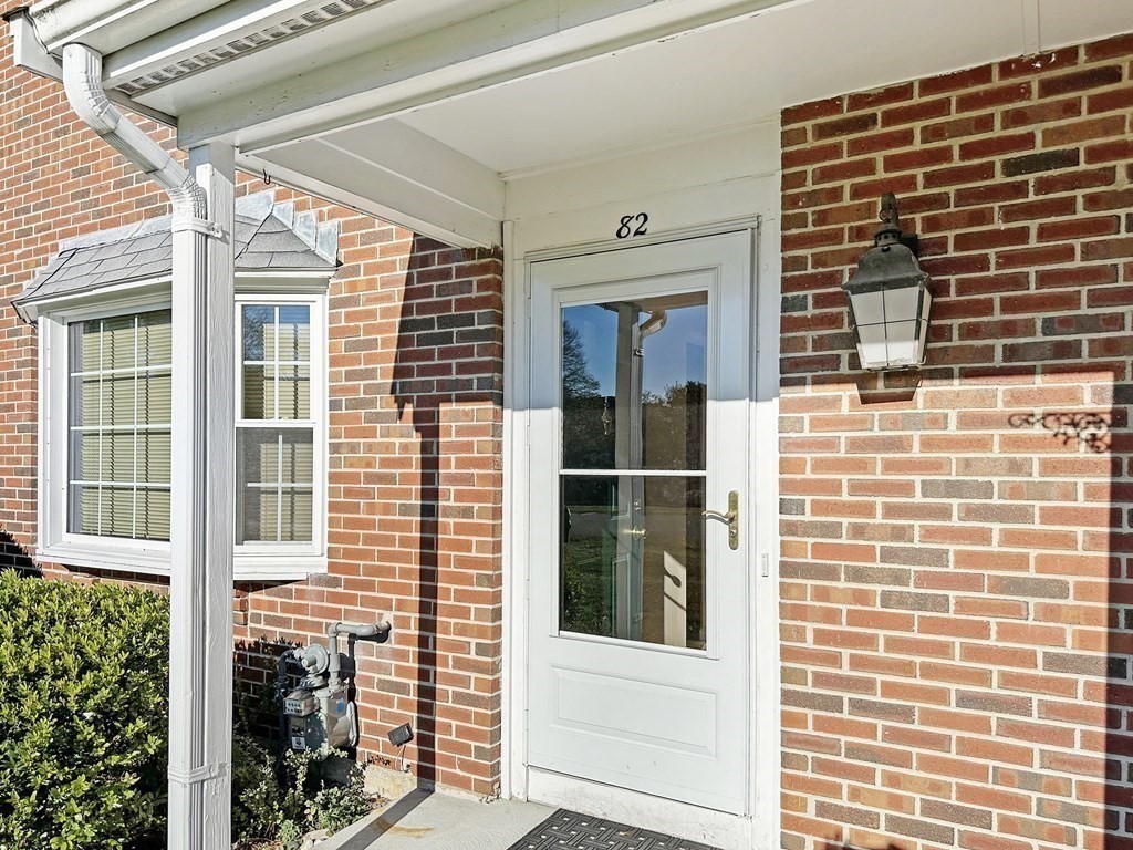 82 Frances Dr 82
