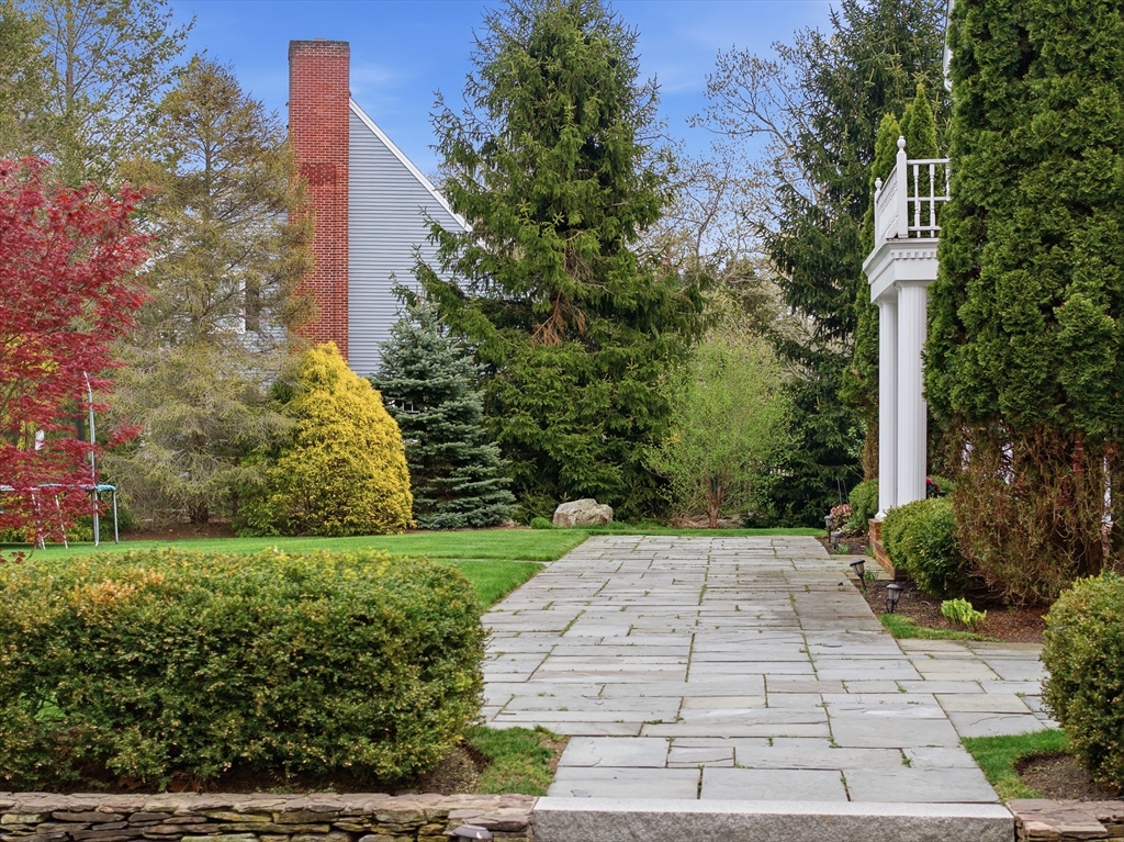 8 Charles Davis Dr