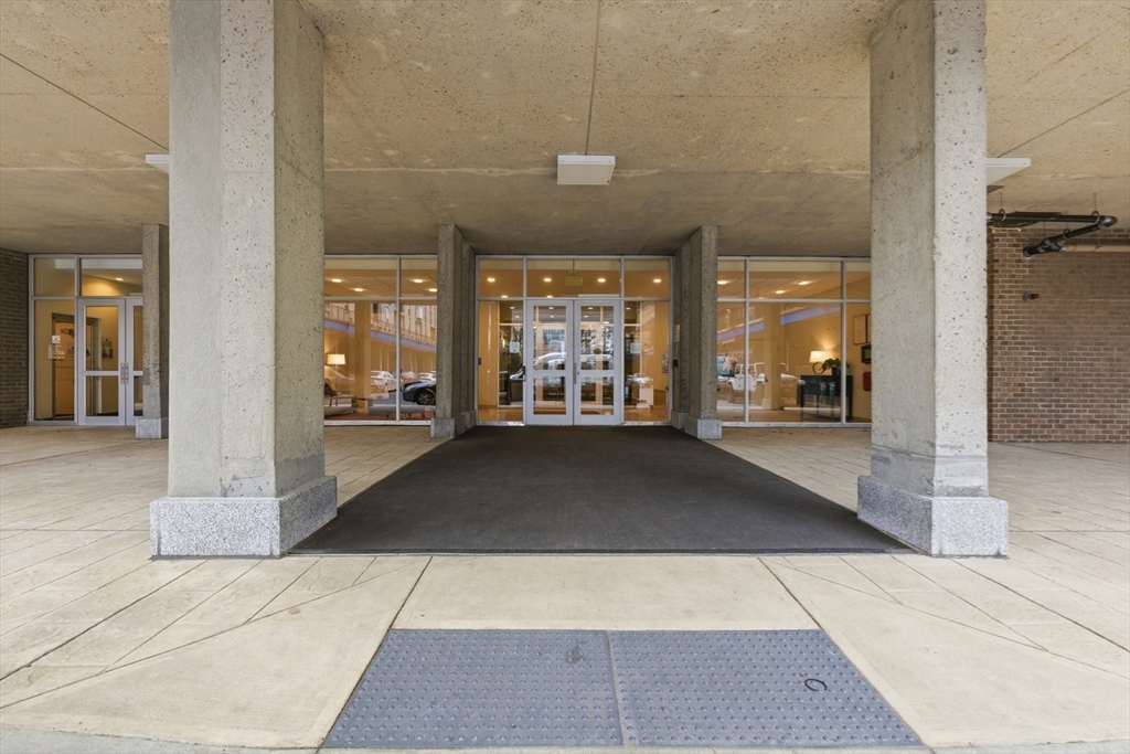 77 Pond Ave #1009, Brookline, MA Photo #21