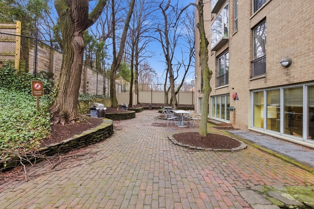 77 Pond Ave #1009, Brookline, MA Photo #11
