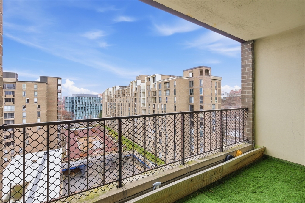 77 Pond Ave #1009, Brookline, MA Photo #7
