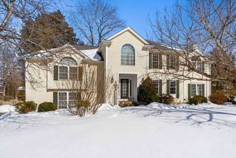 36 Lucey Dr Newburyport MA 01950