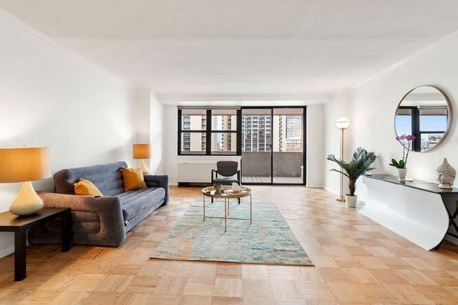 2 Hawthorne Pl 11M