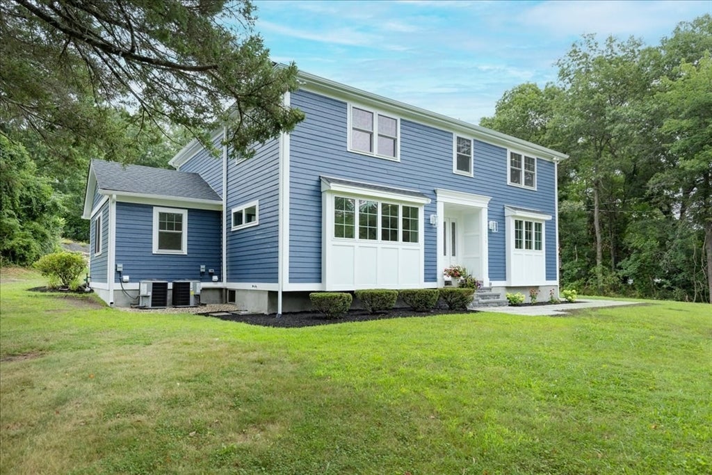 113 River St