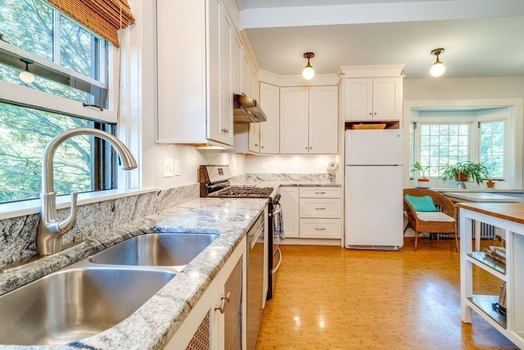 116 Pleasant St, Holyoke, MA, 116 Pleasant St, Holyoke, MA Photo #11