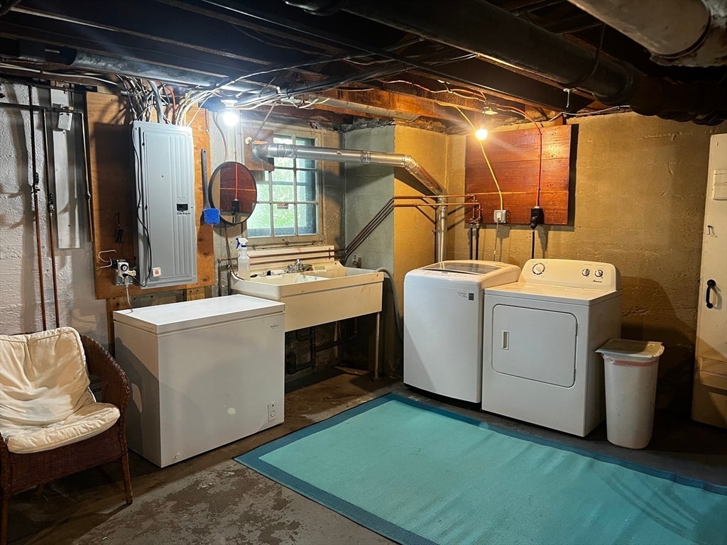 116 Pleasant St, Holyoke, MA, 116 Pleasant St, Holyoke, MA Photo #33