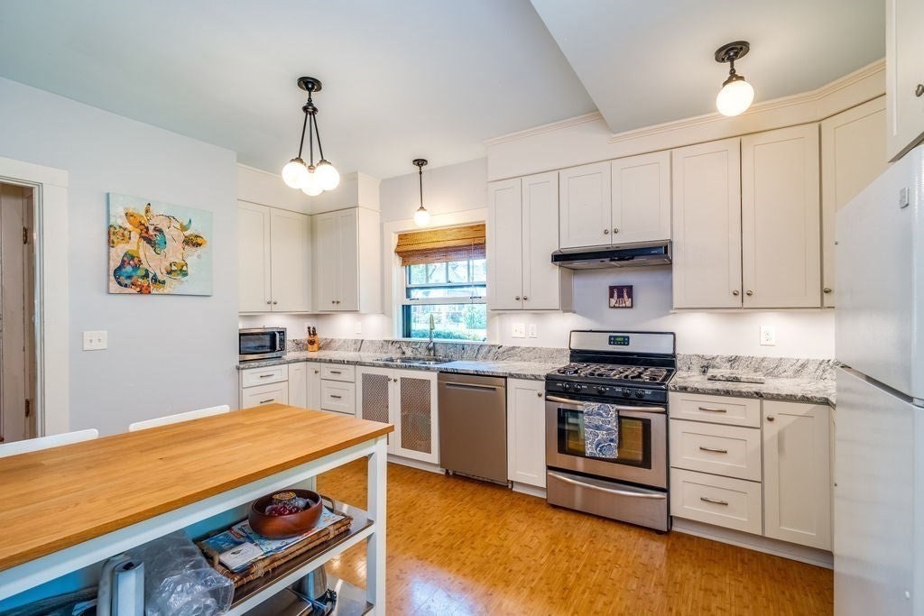 116 Pleasant St, Holyoke, MA, 116 Pleasant St, Holyoke, MA Photo #9