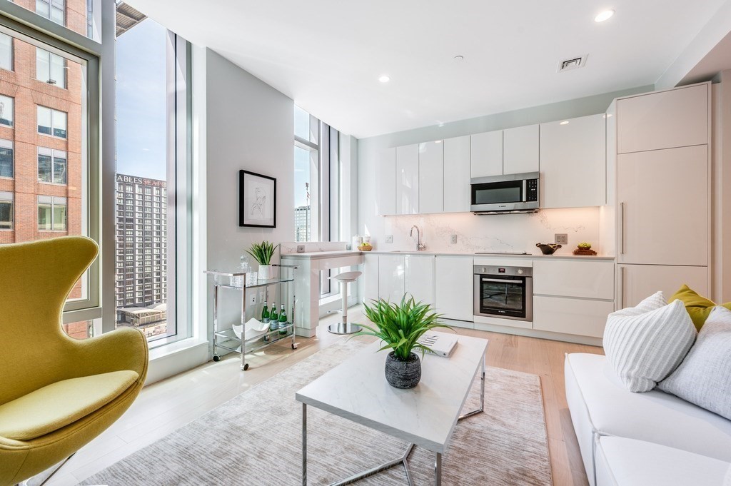 135 Seaport Blvd 530