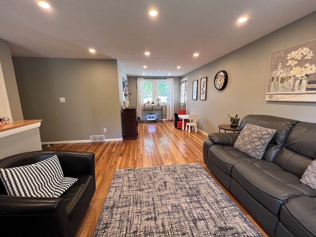 35 Harding Ave 35