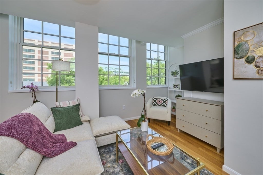 106 13th Street 327