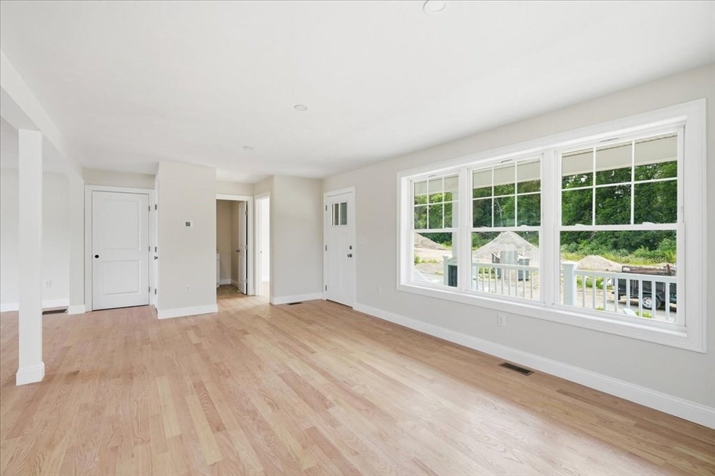 9 Jasmine Way, Bridgewater, MA Photo #4