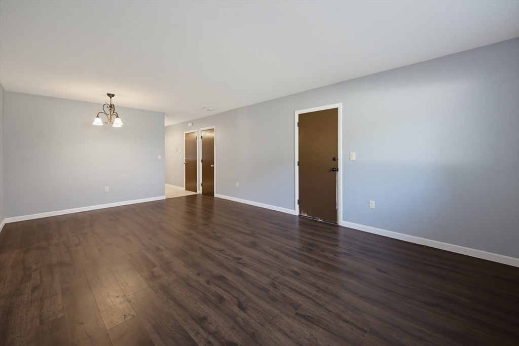 121 Bailey St. B11