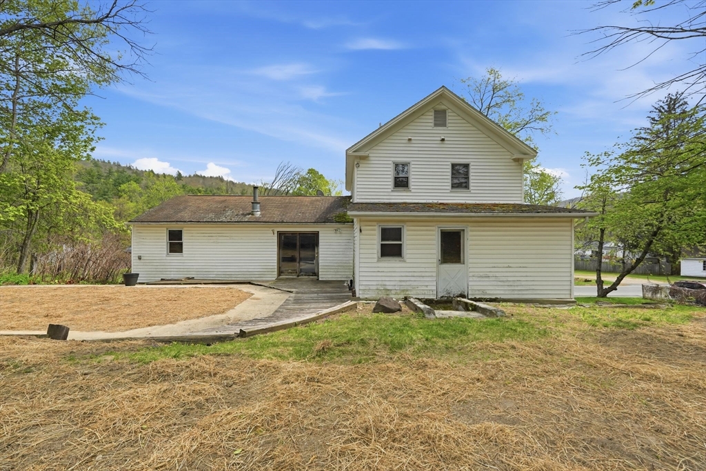 10 Crescent St
