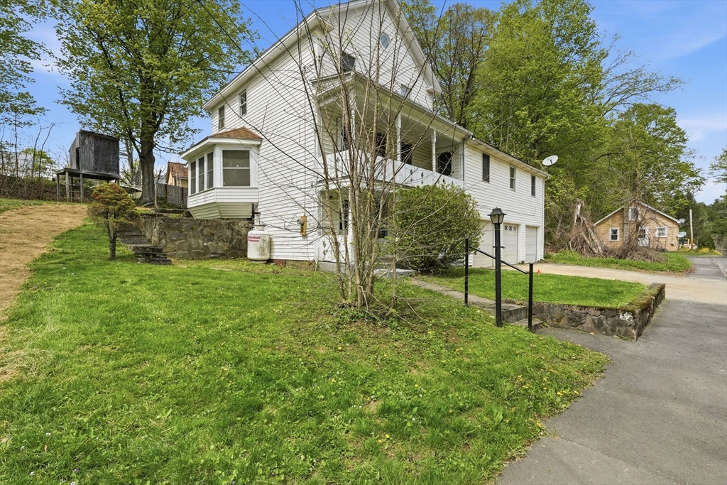 10 Crescent St