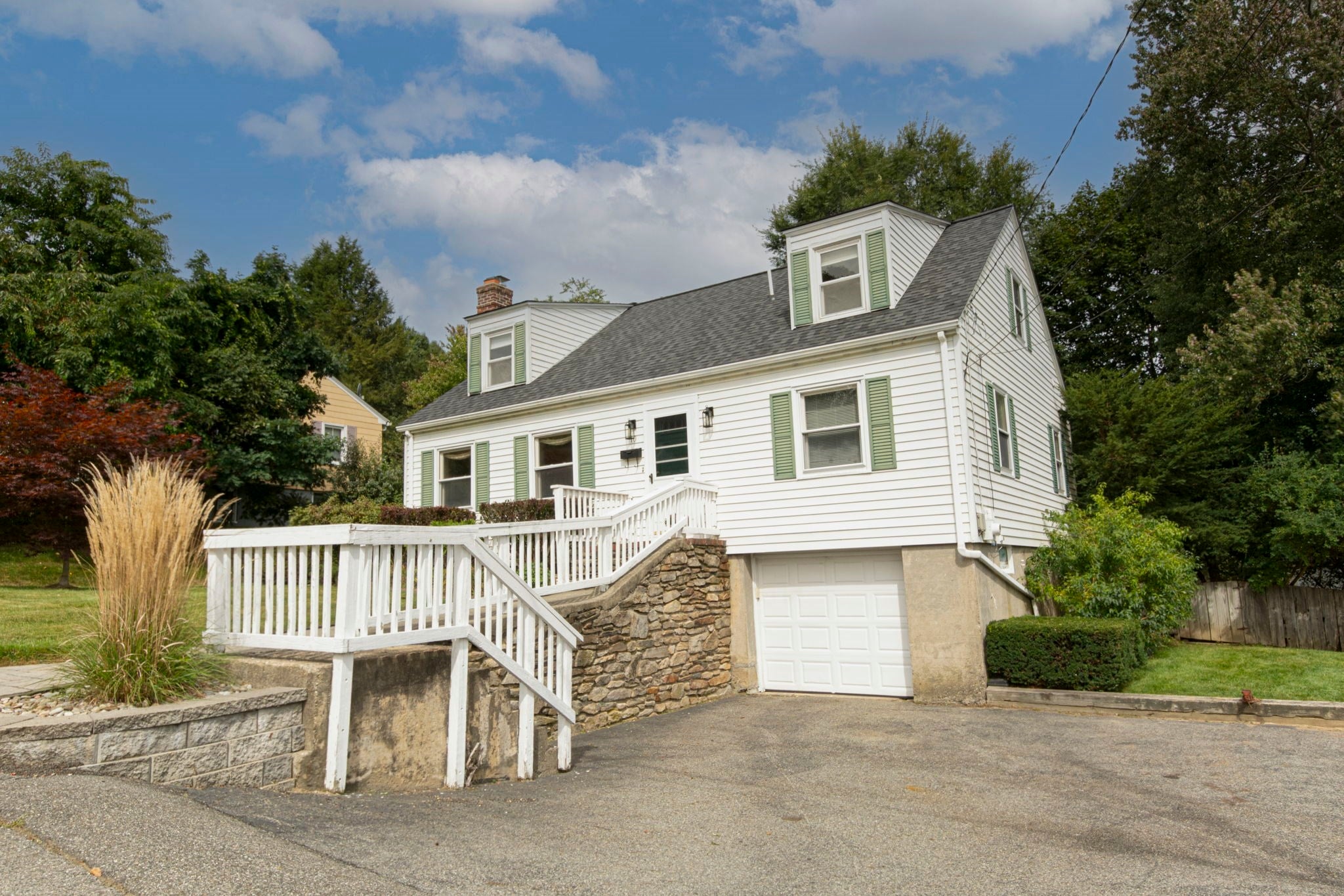 10 Farview Ave