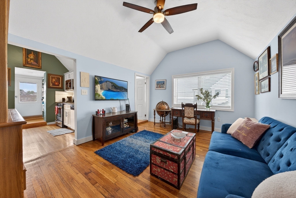 52 Trident Ave 52