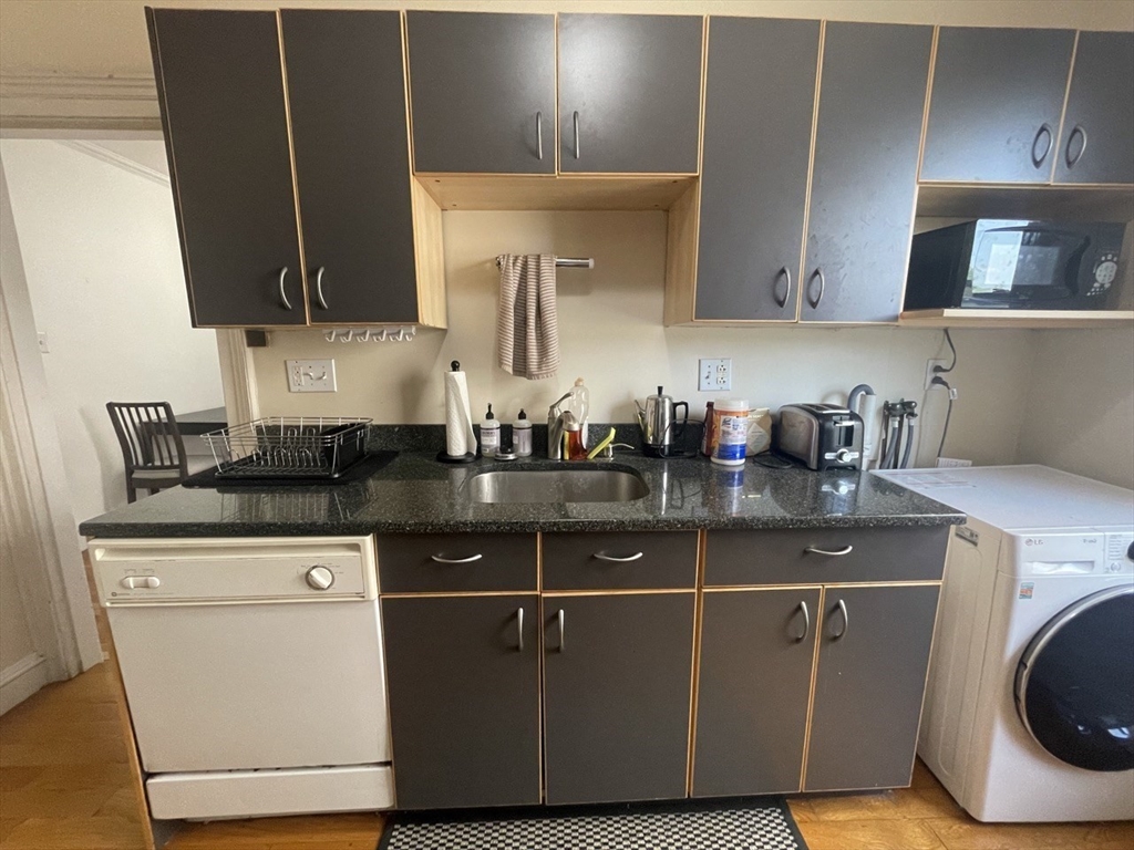 1662 Commonwealth Ave 52