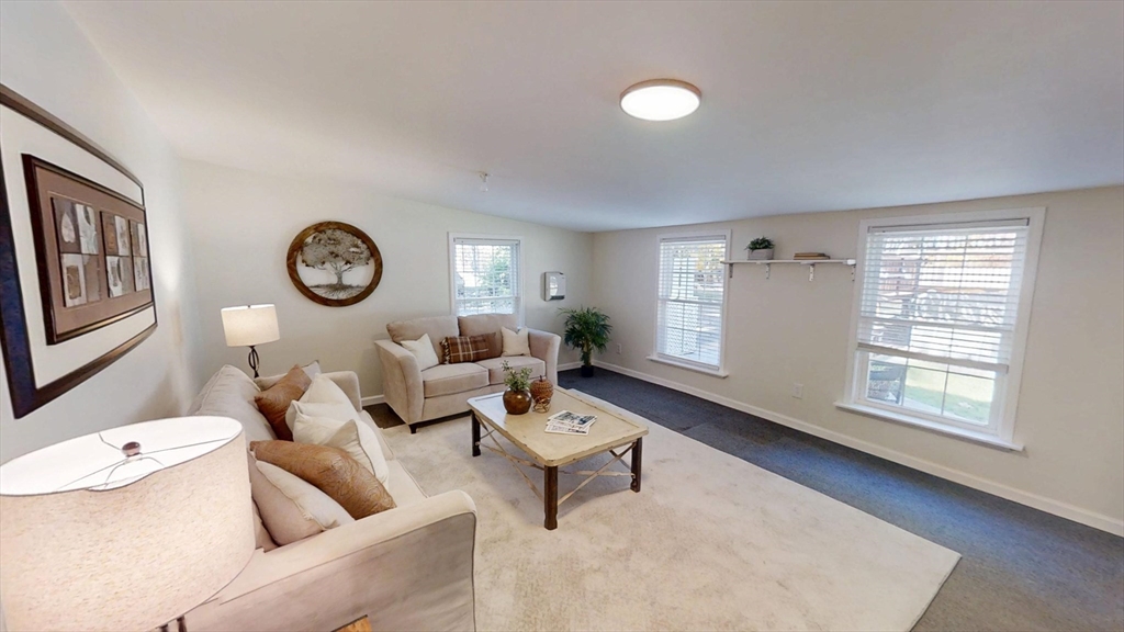 48 Pond St