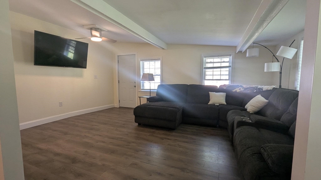 48 Pond St