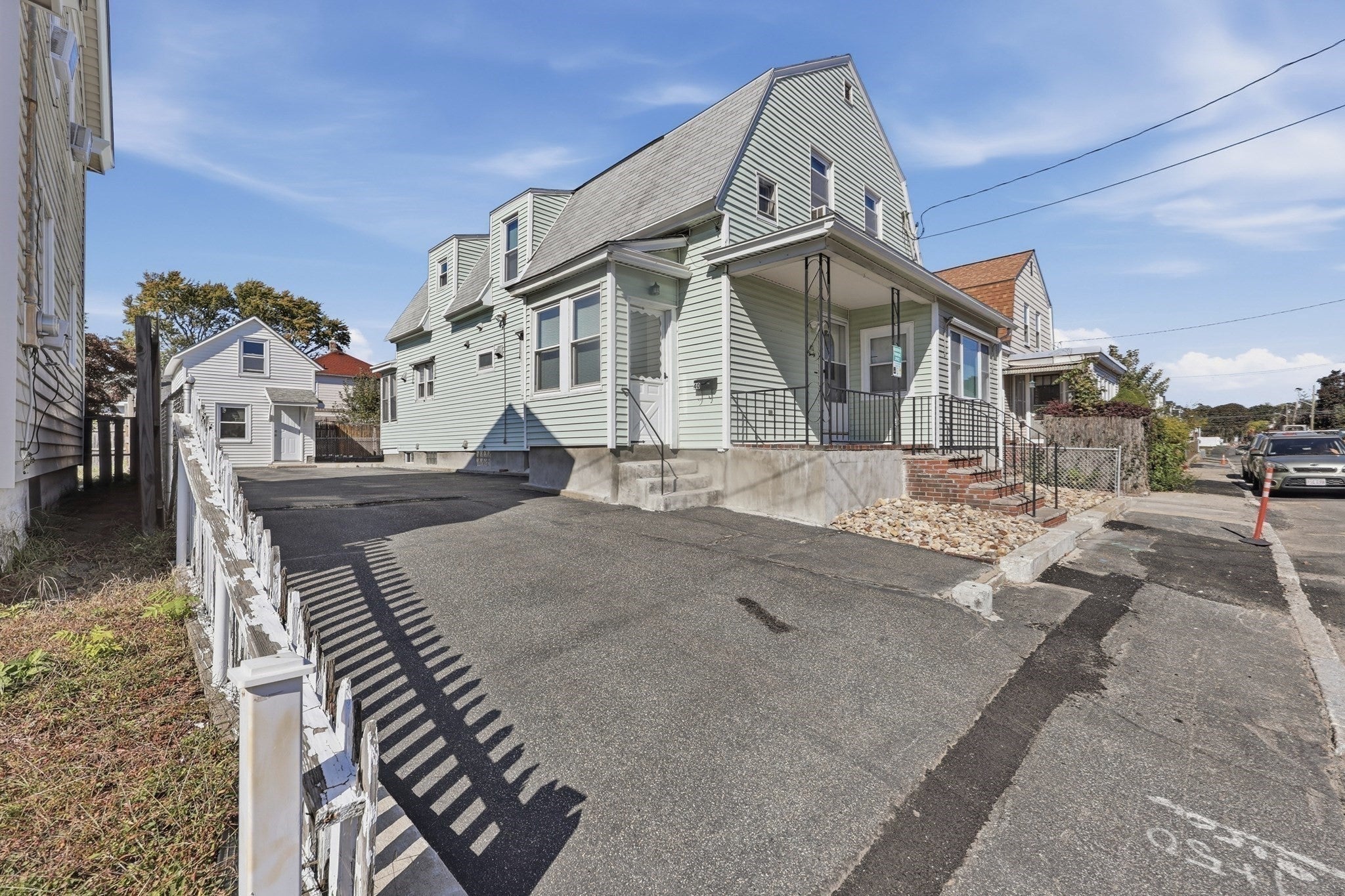 40 Bunker Hill Ave