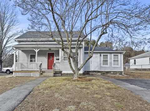 64 Charlton Street Oxford MA 01540