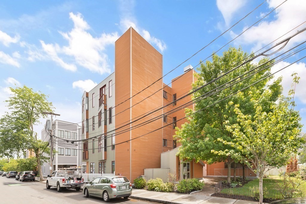 24 Bay State Road 20