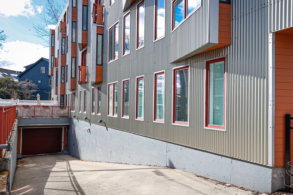 24 Bay State Road 20