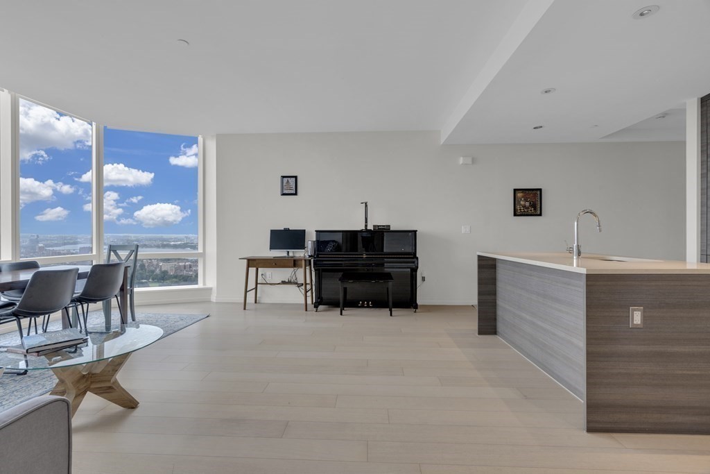 1 Franklin St 3212